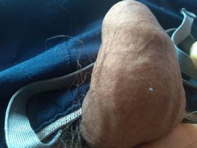 Gay man masturbates enthusiastically to start January