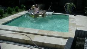 2270 baise au jus dans la piscine par mon potej adore sucer et me faire baiser...