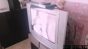 ninfeta chega da escola, liga sua tv sera que ira gostar do que ira ver - evy kethlyn