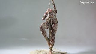 Blonde teen Anka Merdok does incredible spreads