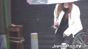 Japanese girls lose control &mdash;  leak in public restrooms