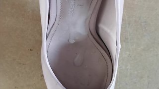Self-swallowing semen