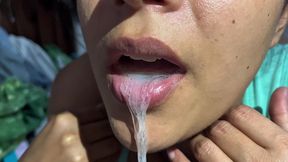 mi esposa no aguanto las ganas de probarle la leche a mi mejor amigo