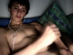 yound teen cums in bed