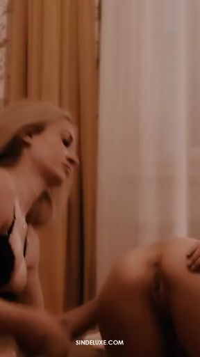 Lesbian Sindeluxe Snip
