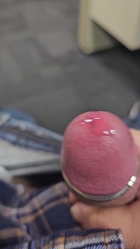 Amateur guy gets accidental creampie from thick cock with a cockring