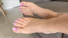 The most beautiful feet in the world (MP4-HD 1080p)
