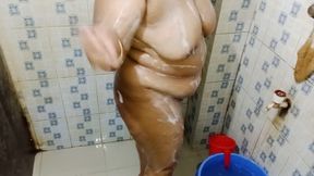 Desi girls bathing saxy beautiful video 😜