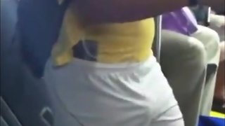 Gostoso exitado no metrô