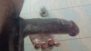 Młode arabskie nastoletnie gejowskie dziwki głaszczą wielkie czarne kutasy, zanim starzy desi-ogierzy pierdolą ich ciasne tyłki