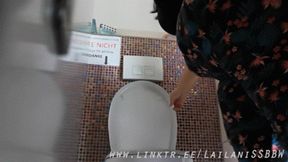 Creaking Toilet (WMV)