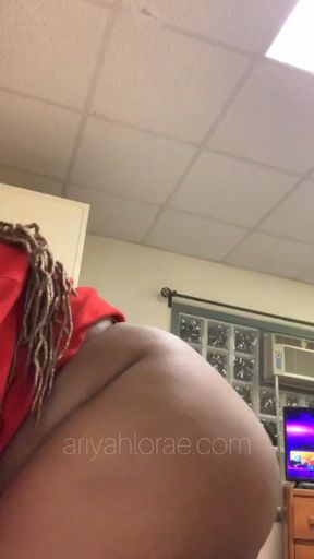 ASS SHAKING