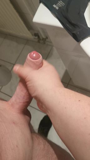 straight roommate wixt on panties