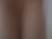 Mandy, natural en la ducha