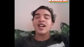 Thiago Relaxando gostoso cantando Dame Da Ne