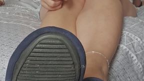 Gaming night turned into a foot fetish dream