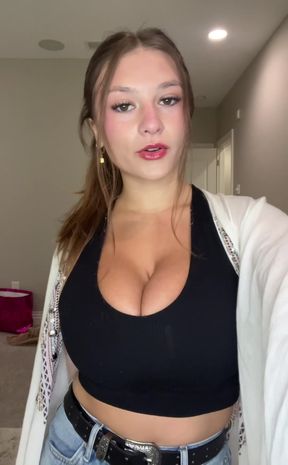 Busty babe showcases her big boobs and cleavage