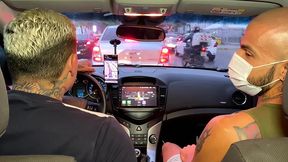 motorista de uber ganha mamada no carro e pede pra fuder minha bunda em casa