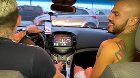 motorista de uber ganha mamada no carro e pede pra fuder minha bunda em casa