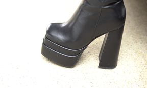 Pedal Pumping In Suede High Heel Boots