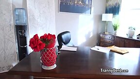 Transsexual agent fucks on casting
