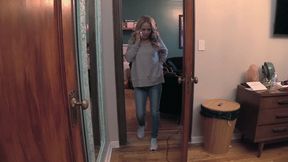 DEE HANGING AROUND - Foot Fetish, The Pose, Sneakers, Bare Feet - WMV