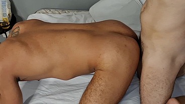 Meu namorado Big Marcos me chamou para assistir uma série, fez pipica para nós mas eu quis foi a piroca dele de 24cm grossa no meu cu Big Marcos Production