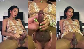 Hands free squirting endless orgasm with big cock shemale