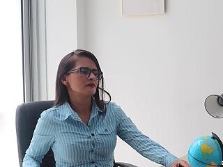 LA MOTIVA A SACAR BUENAS NOTAS DANDOME SU CULO