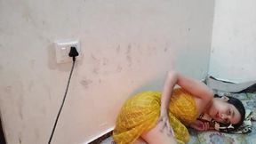 X video dikha kar step sister ko choda
