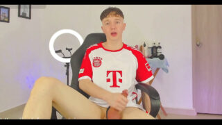 Masturbaatio, runkkaus, webkamera – nuori laiha eurooppalainen teinihomo naidaan perseeseen