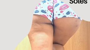 Gala's wrinkled soles and pretty legs (9)