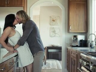 Curvy Scarlett Alexis Desires for Gracious Ryan McLane to Bang her at All Angles
