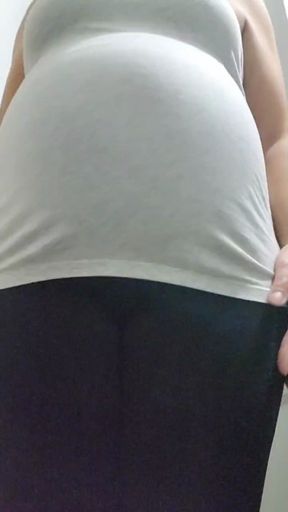 Showing off my big pregnant belly and fingering my pregnant pussy!