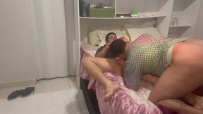 machos heteros numa pegacao bem quente e ardente na cama