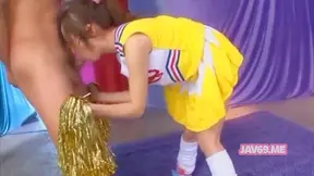 Porrista Seductora Chupando