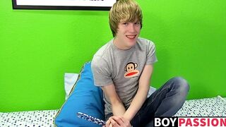 Young man uses toys for kinky masturbation after interview