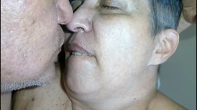 Real and passionate kisses between a couple of grandparents