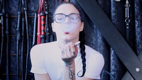 Ridingmistress Vaping (FULL HD) – Diana