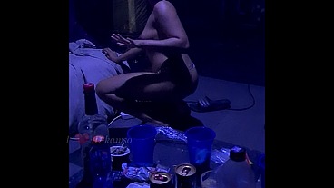 Fucking on my co workers wife!! gets fucked till squirt then brings the party outside for a very sticky hot ending!!