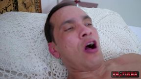 amanda souza shows how delicious it is and makes the guy cum a lot