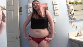lily calloway pissing white shorts omorashi