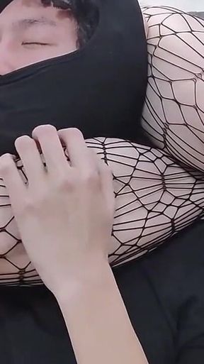 Pantyhose Amazon Girl Headscissors Round 2