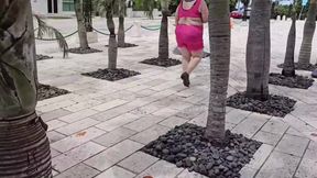 Stranger Can't Resist My Curvy Ass in Public - Outdoor Facesitting and Creampie Fun