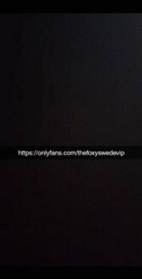 Storbröstad svensk milf får din kuk att spruta joi