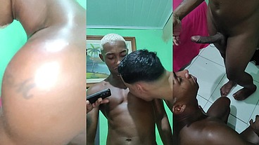 Mavambo me levou pro cafofo dele e me comeu muito part 2