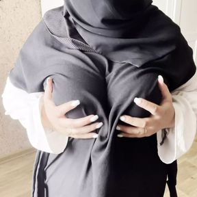 Muslim teen with big tits masturbates in hijab