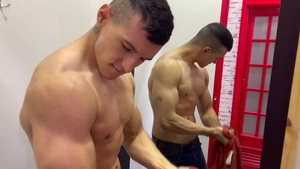 East Boys - Raw sex among muscled colombian amateur