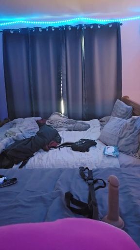 Sexyfilomena Puts Her Toy on Her Massage Table and Sits on It