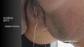 Ssbbw Peeing while facetime